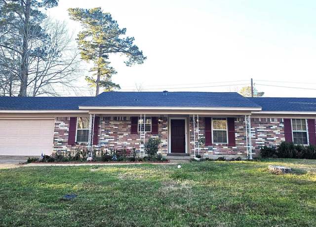Property at 1514 Peterson Ln, Henderson, TX 75654, 3 beds, 2 baths