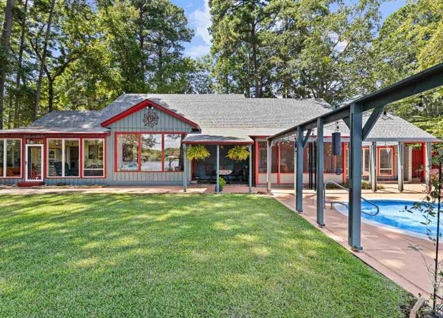 Property at 2022 W Lake Dr, Gladewater, TX 75647, 4 beds, 3 baths