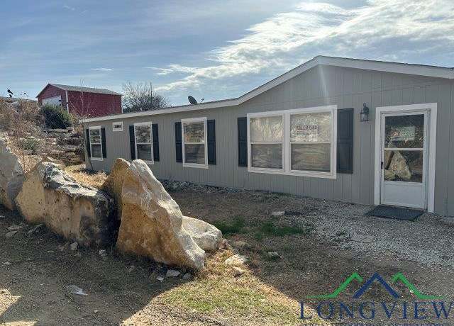 Property at 1209 Thicket Ct, Granbury, TX 76048, 4 beds, 2 baths