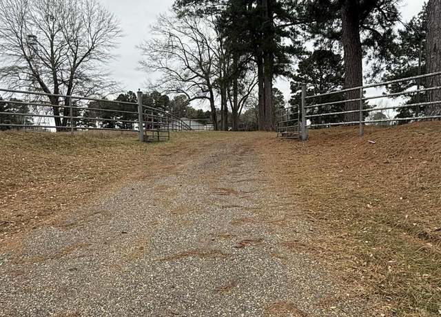 Property at 1040 Fm 2682, Karnack, TX 75661