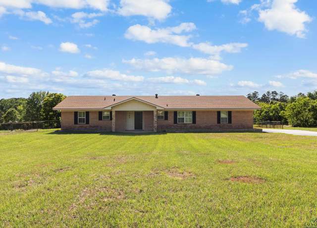 Property at 749 Lawrence Rd, Longview, TX 75605, 3 beds, 2 baths
