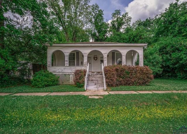 Property at 508 N Soda St, Jefferson, TX 75657, 3 beds, 3 baths