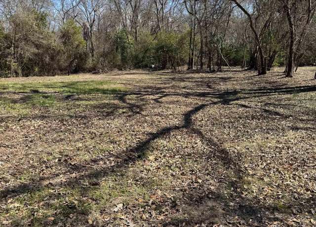 Property at 3302 Bronco St, Longview, TX 75602