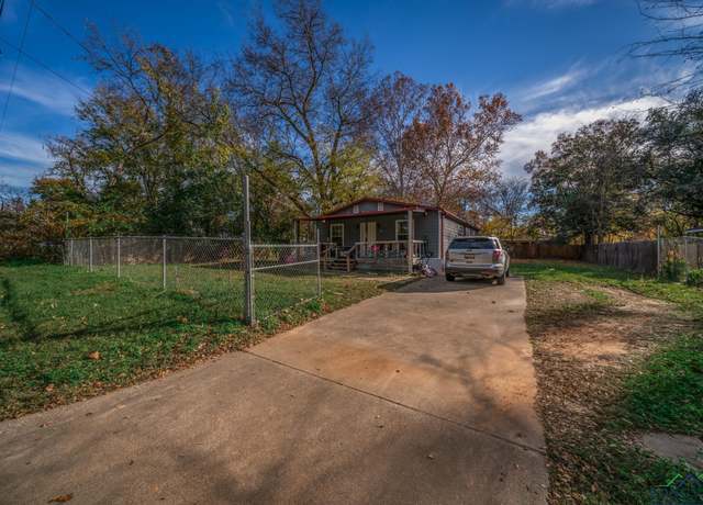Property at 908 Camp St, Kilgore, TX 75662, 4 beds, 2 baths