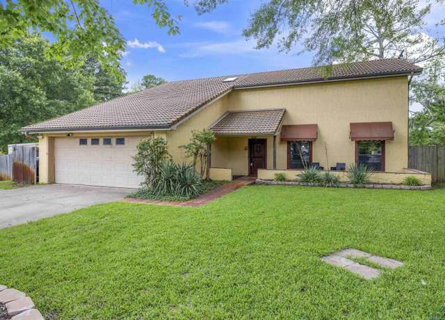Property at 4 Misty Glen Ct, Longview, TX 75604, 4 beds, 2.5 baths