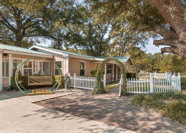 Property at 1017 Pheasant Rd, Gilmer, TX 75647, 3 beds, 2 baths