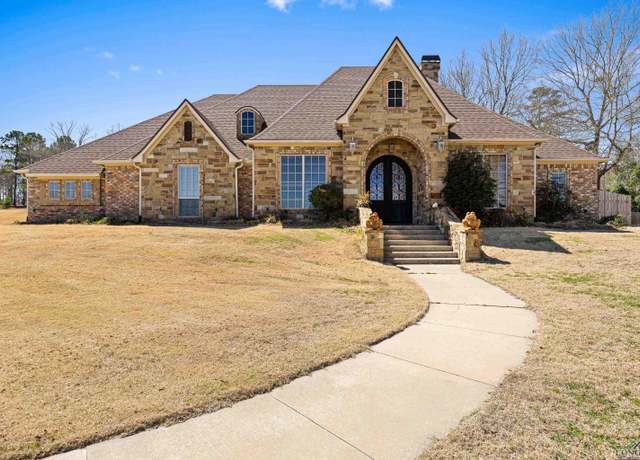 Property at 230 Ashbriar Ln, Longview, TX 75605, 4 beds, 3.5 baths