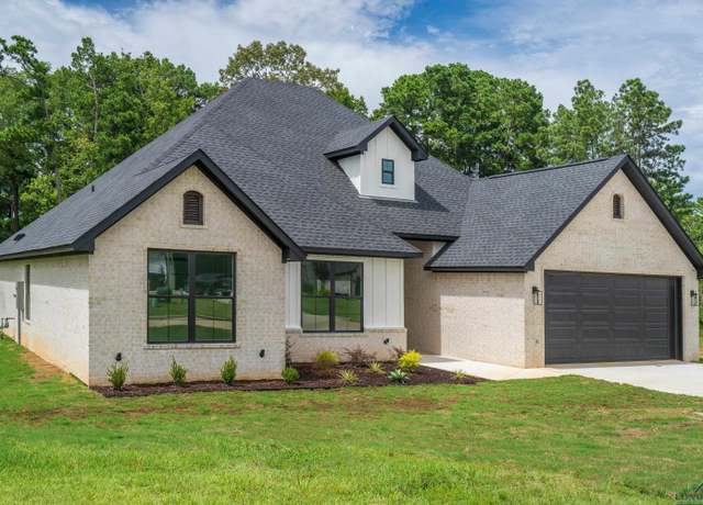 Property at 1015 Windy Rdg, Longview, TX 75605, 4 beds, 2 baths