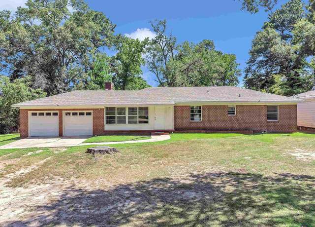 Property at 139 W Ann Dr, Longview, TX 75602, 3 beds, 2 baths