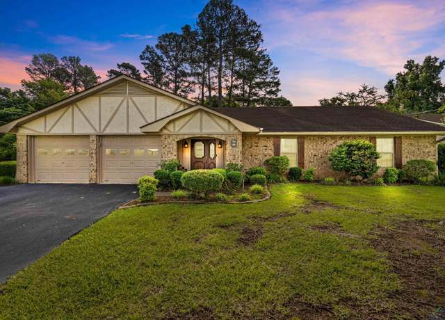 Property at 8 Honeysuckle Ln, Longview, TX 75605, 3 beds, 2 baths
