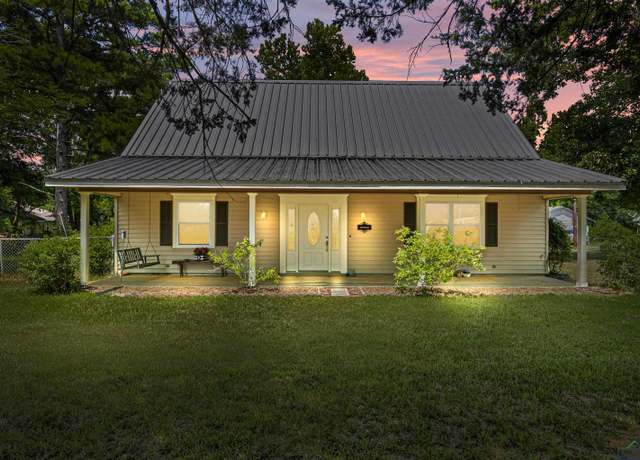 Property at 6513 Cr 322, Waskom, TX 75692, 3 beds, 2.5 baths