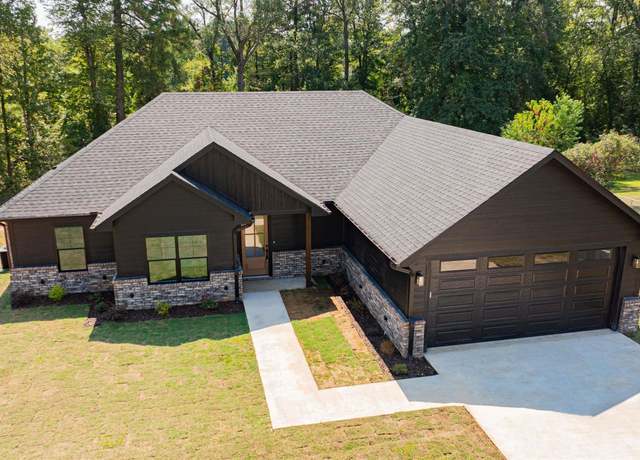 Property at 24016 Birdie Ln, Gladewater, TX 75647, 4 beds, 2.5 baths