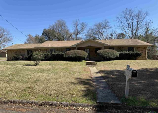 Property at 518 Hancock St, Gladewater, TX 75647, 3 beds, 2 baths