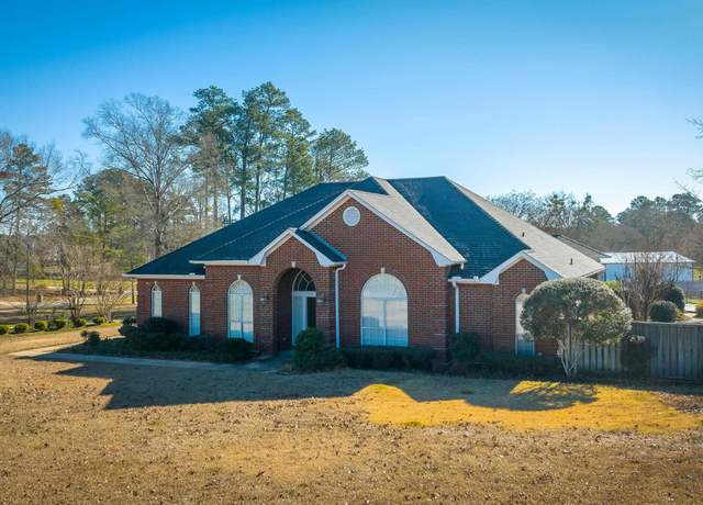 Property at 210 Lavender Ln, Longview, TX 75605, 3 beds, 3 baths