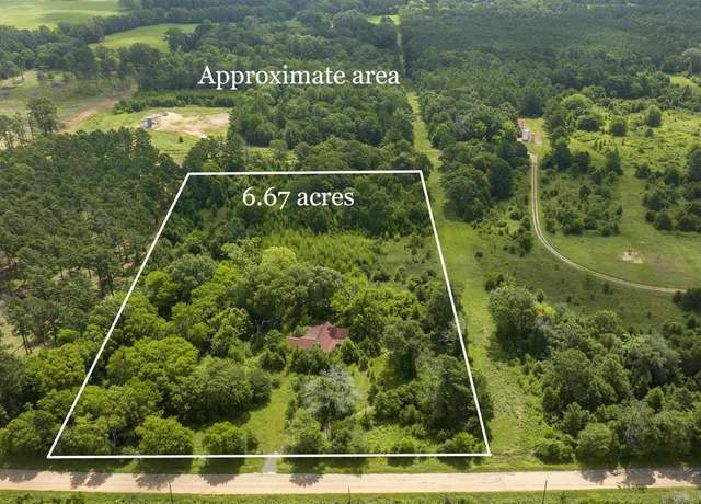Property at 902 County Road 4131, Henderson, TX 75652, 3 beds, 2 baths