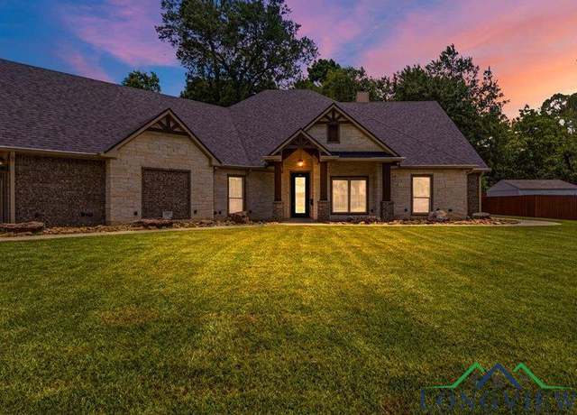 Property at 141 Stonegate Dr, Carthage, TX 75633, 3 beds, 2.5 baths