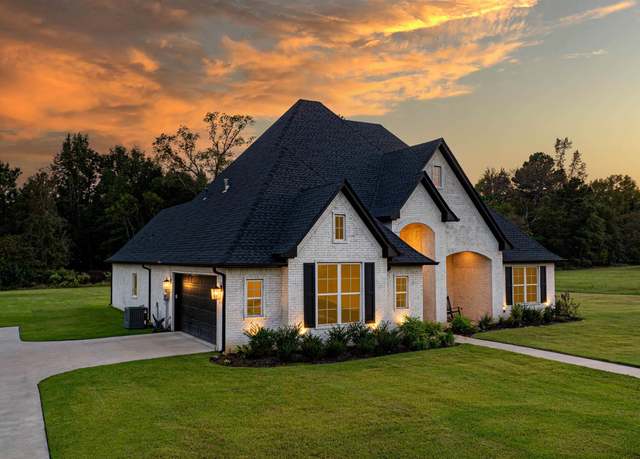 Property at 502 Lost Creek Cir, Longview, TX 75605, 4 beds, 3 baths