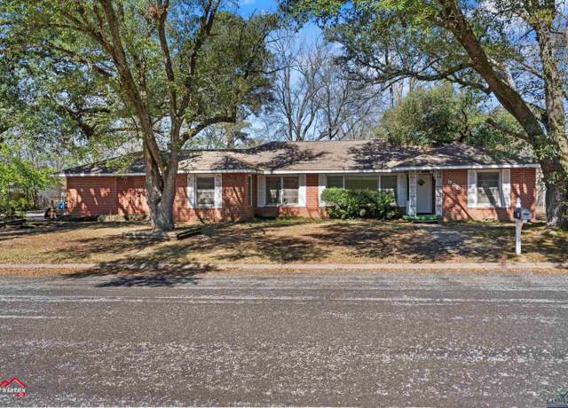 Property at 903 Camp St, Kilgore, TX 75662, 3 beds, 2 baths