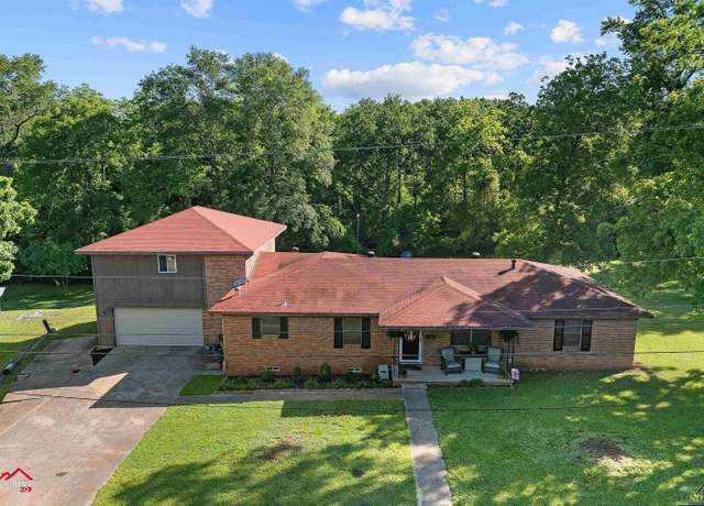 Property at 214 Christian Dr, Henderson, TX 75652, 3 beds, 2.5 baths