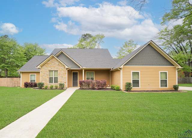 Property at 2701 Rosborough Springs Rd, Marshall, TX 75672, 3 beds, 2 baths