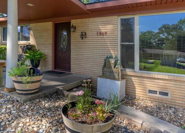 Property at 1907 Mary Jane Dr, Longview, TX 75601, 3 beds, 2 baths