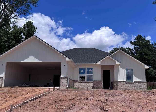 Property at 109 Kenswick, Henderson, TX 75654, 3 beds, 2 baths