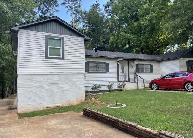 Property at 904 Georgetown St, Marshall, TX 75670, 4 beds, 2 baths