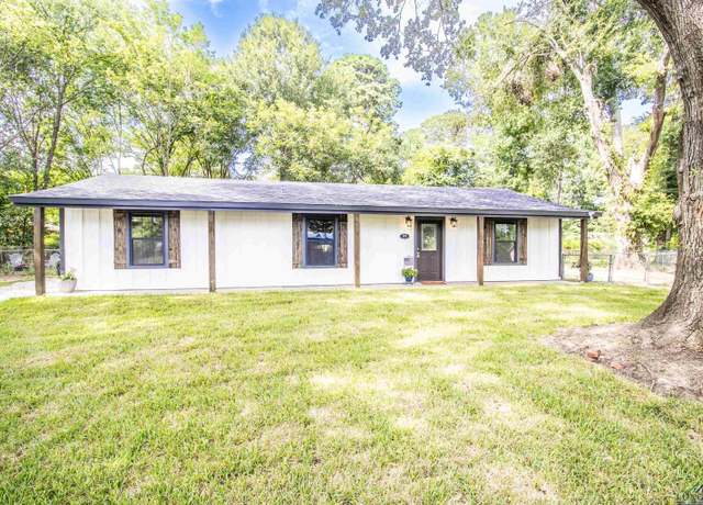 Property at 290 Randolph St, Waskom, TX 75692, 3 beds, 2 baths
