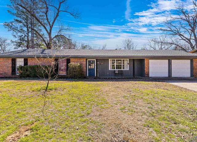 Property at 304 Erskine Dr, Longview, TX 75601, 3 beds, 2 baths