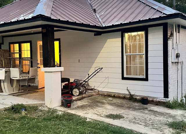 Property at 175 Bryson, Waskom, TX 75692, 3 beds, 2 baths