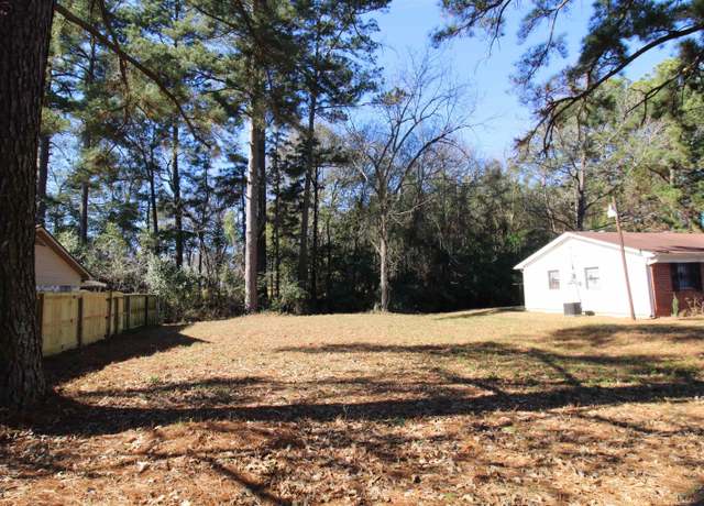 Property at 44 Neal St, Longview, TX 75602