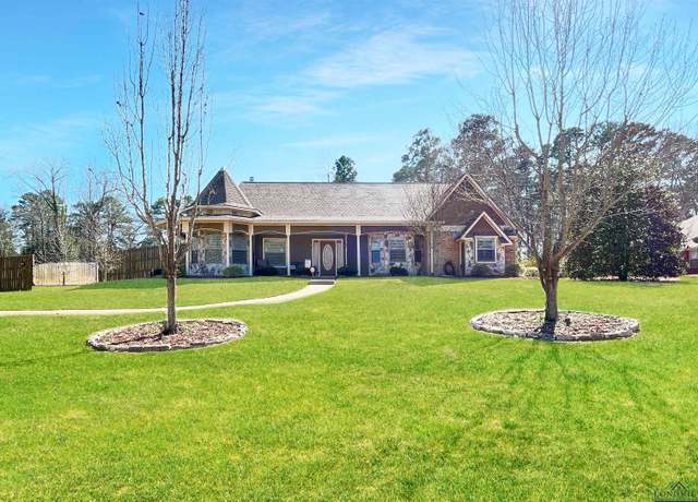 Property at 225 W Burton Dr, Longview, TX 75603, 3 beds, 3 baths