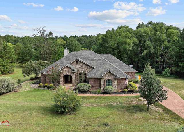 Property at 325 Scottsville Xing, Marshall, TX 75672, 3 beds, 2.5 baths