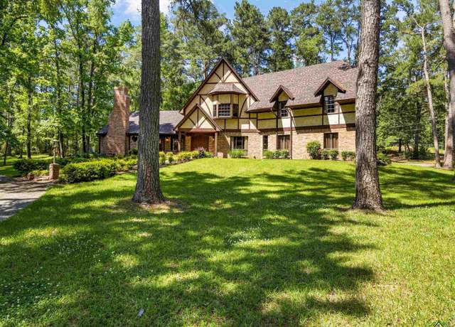 Property at 300 Cumberland Ln, Henderson, TX 75652, 3 beds, 2.5 baths