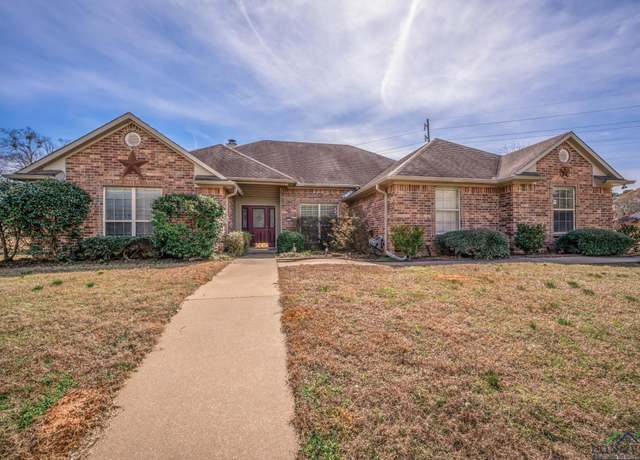 Property at 801 Briar Cove Dr, Gladewater, TX 75647, 4 beds, 2.5 baths
