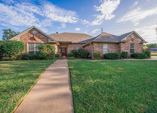 Property at 801 Briar Cove Dr, Gladewater, TX 75647, 4 beds, 2.5 baths
