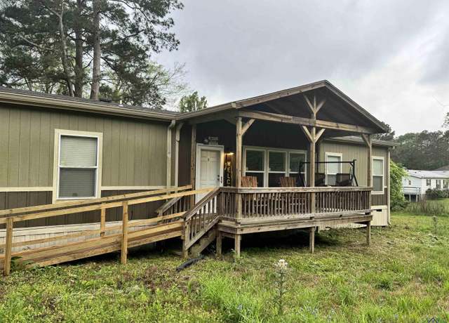 Property at 420 E Sexton St, Overton, TX 75684, 3 beds, 2 baths