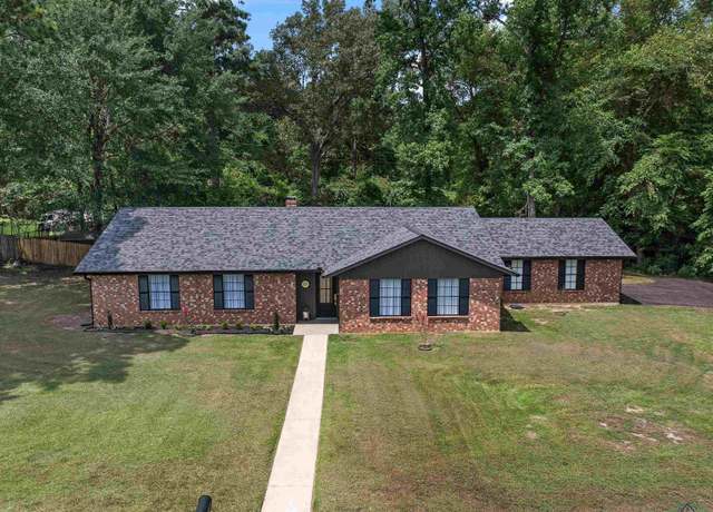 Property at 19 Circle Rd, Longview, TX 75602, 3 beds, 2 baths