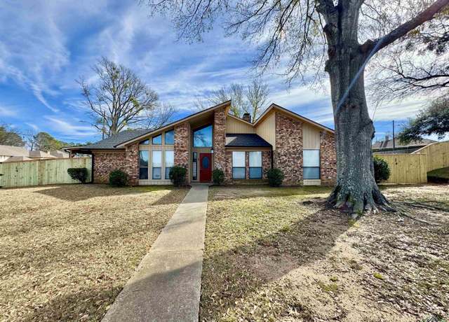 Property at 100 Bretta Cir, Longview, TX 75605, 4 beds, 3 baths