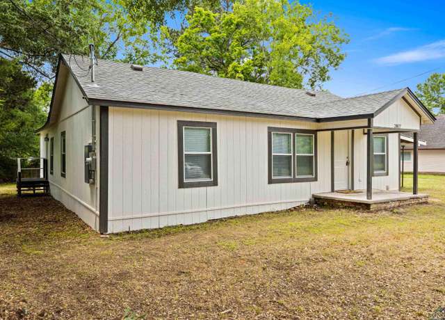 Property at 2807 Hendricks St, Gladewater, TX 75647, 4 beds, 2 baths