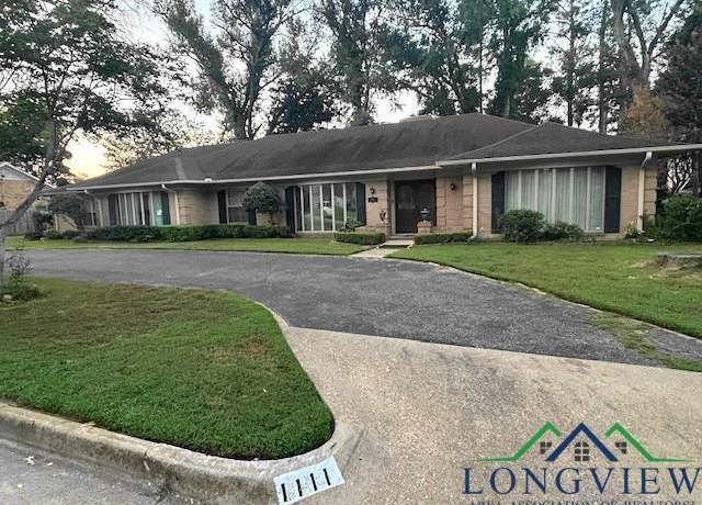 Property at 1111 Santa Rosa Dr, Tyler, TX 75701, 3 beds, 2 baths