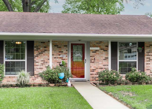 Property at 204 Vinewood Ln, Longview, TX 75604, 3 beds, 2 baths