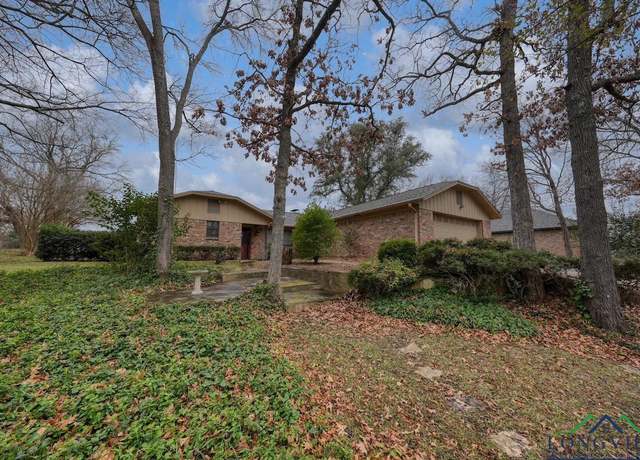 Property at 118 E Fairway Dr, Hideaway, TX 75771, 3 beds, 2 baths