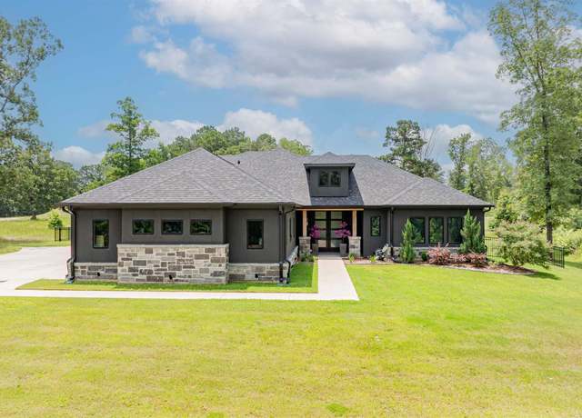 Property at 145 Hogan Ct, Gladewater, TX 75647, 4 beds, 2.5 baths