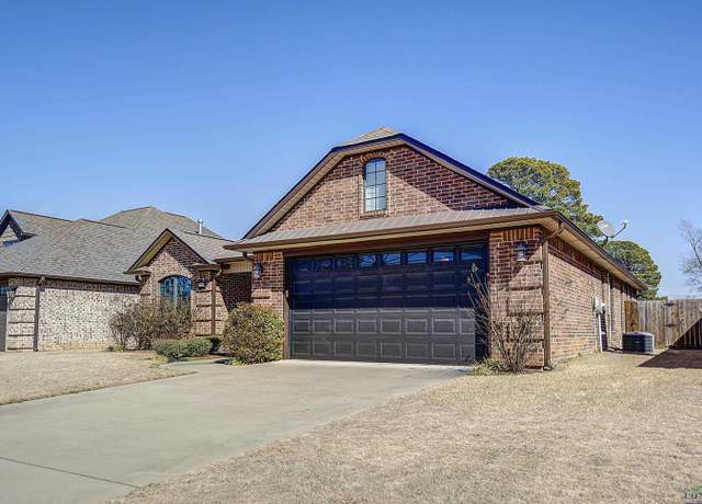 Property at 5124 Remington St, Texarkana, TX 75503, 3 beds, 2 baths