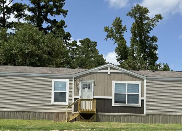 Property at 236 Carrie St, Kilgore, TX 75662, 3 beds, 2 baths