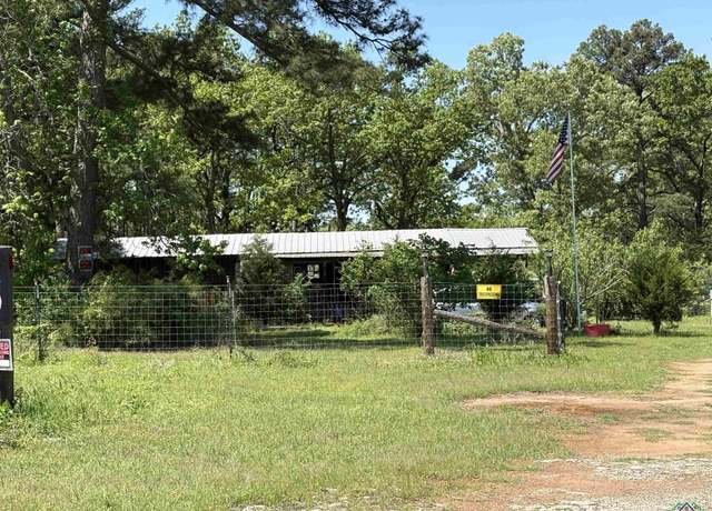 Property at 302 S Texas Hwy 42, Henderson, TX 75654, 3 beds, 2 baths