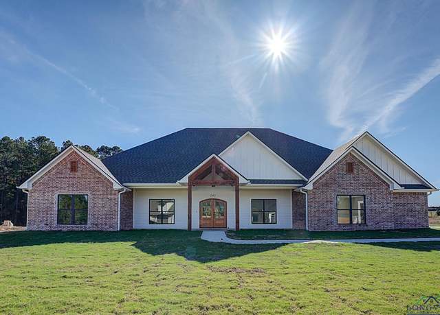 Property at 143 Bronco, Texarkana, TX 75503, 4 beds, 2.5 baths