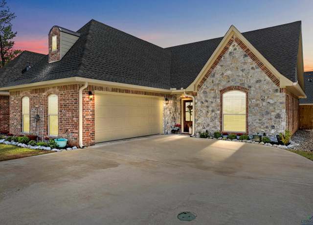 Property at 1203 Cobblestone Ct, Carthage, TX 75633, 3 beds, 2 baths
