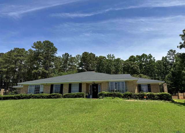 Property at 405 Pinecrest, Atlanta, TX 75551, 3 beds, 3.5 baths